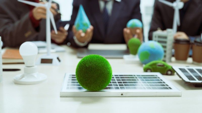 sustainable-business-meeting-with-renewable-energy-2026-09-21-22-48-49-utc